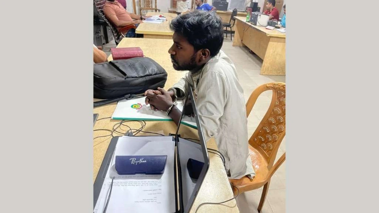 প্রতারণা করে কোটিপতি বনে  যাওয়া কর্মচারী হাসিবুল গ্রেপ্তার 